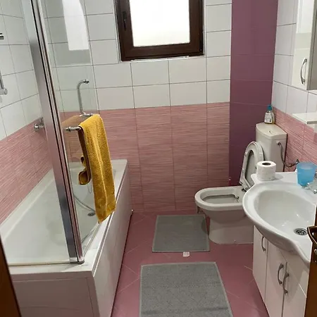 Porodicna Kuca Za Odmor Kovaci Lejlighed *